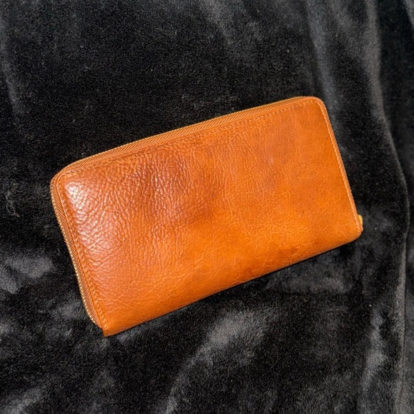 Valentina Tan Leather Wallet with Gold Zipper - Picture 3 of 13